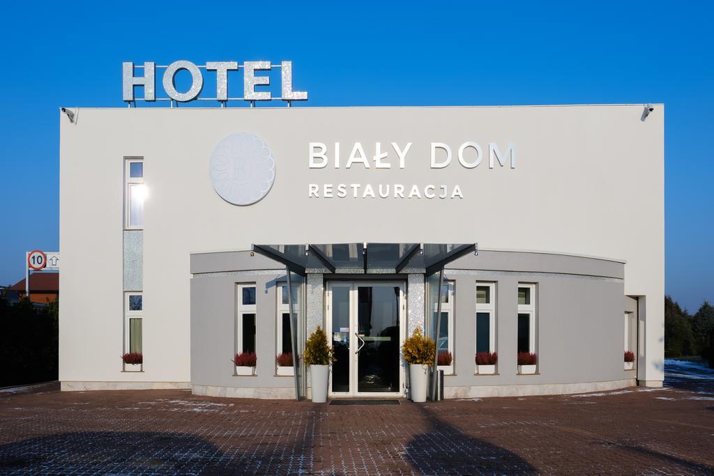 Bialy Dom Henlex Hotel Restauracja ポズナン エクステリア 写真